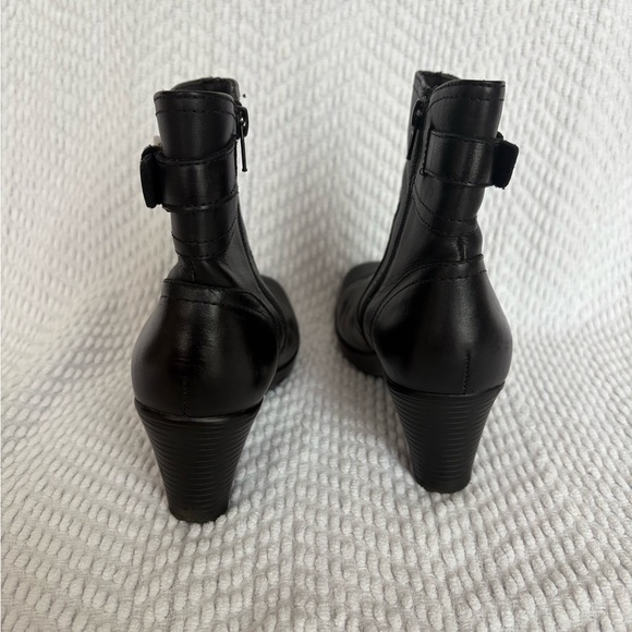 Clark’s Black Heeled Boots - Picture 2 of 5